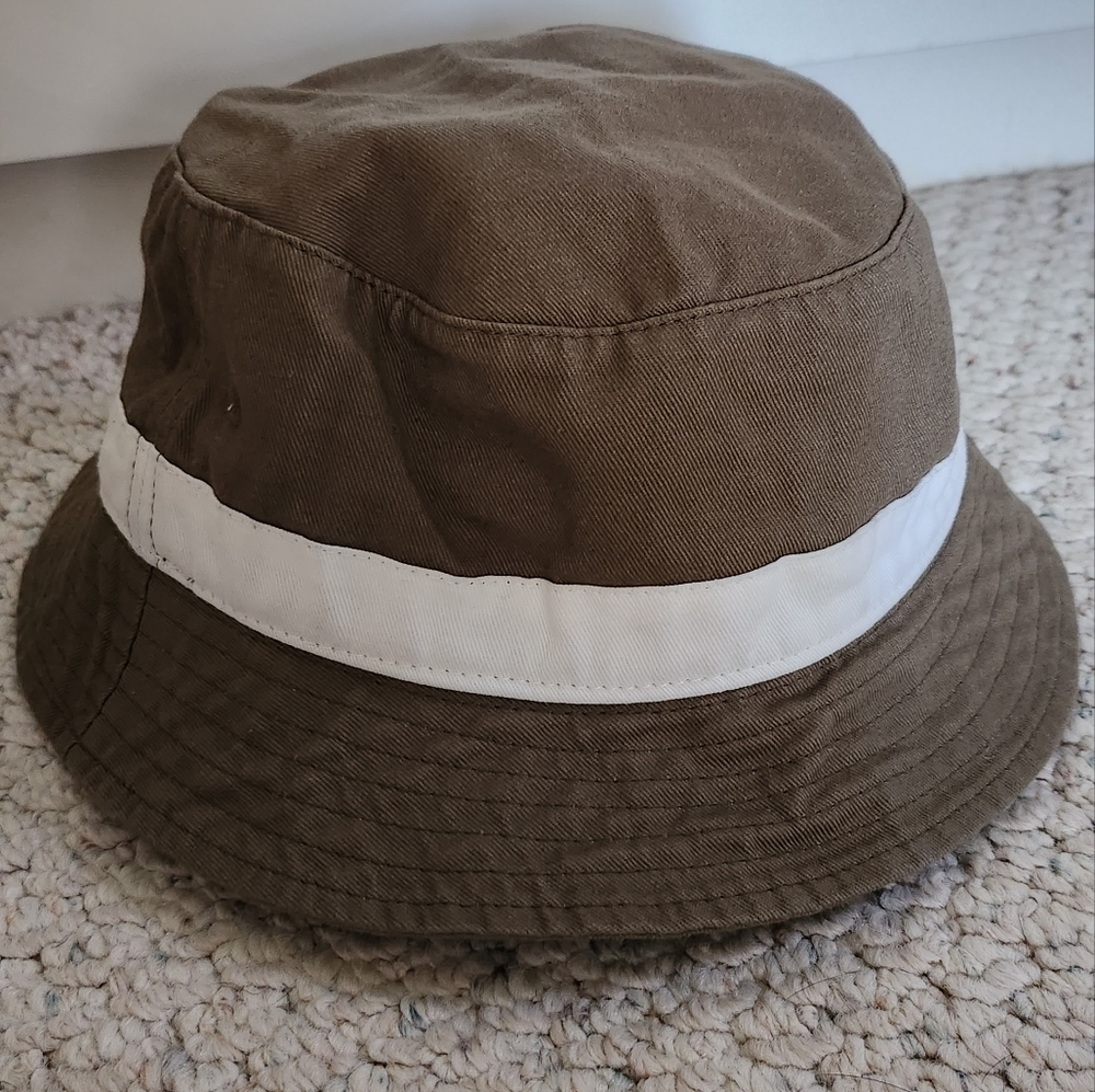NWOT Urban Outfitters Prep Bucket Hat Cotton